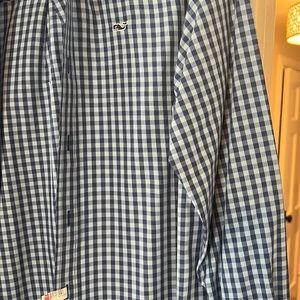 Vineyard Vines Poplin Whale Shirt size Med 12-14